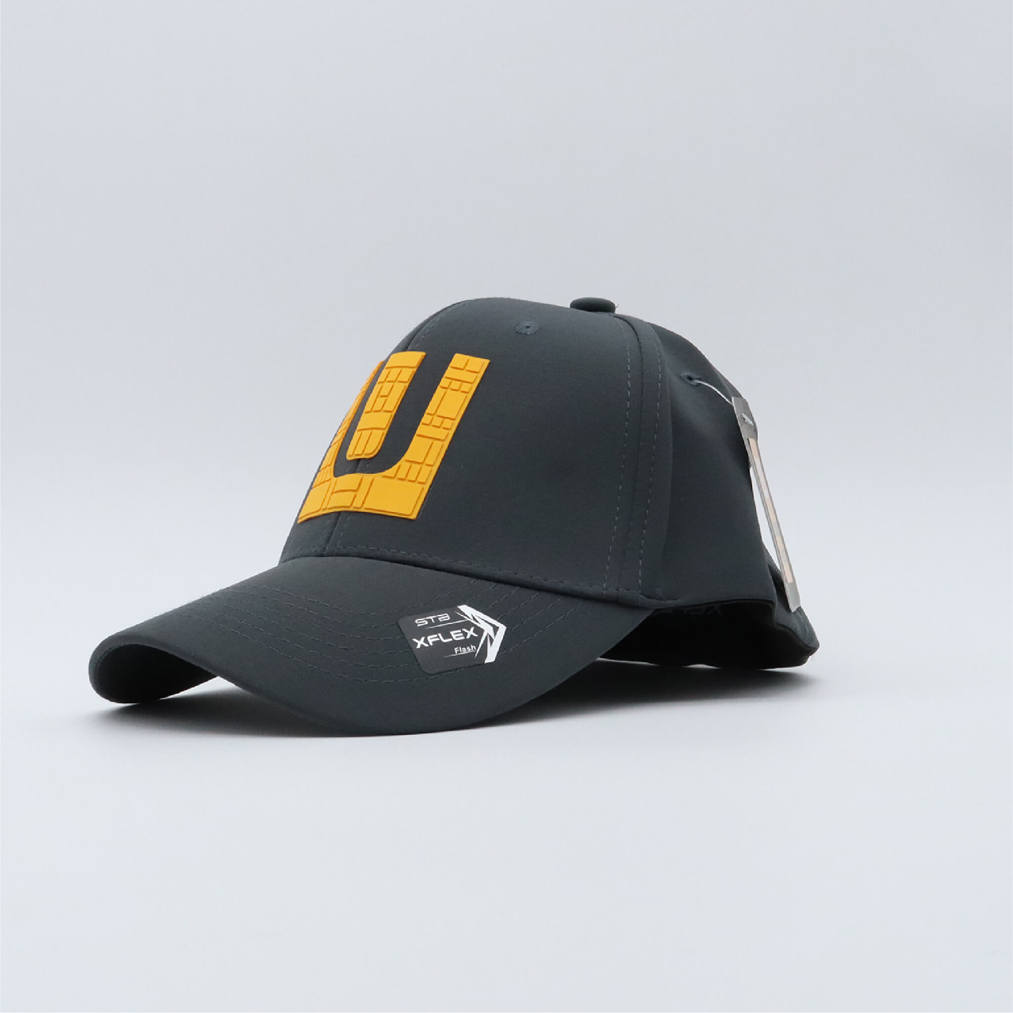 Gorra gris cerrada (Logo amarillo) 02