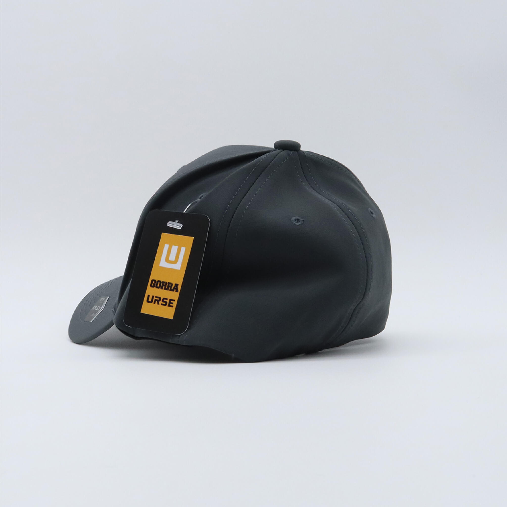 Gorra gris cerrada (Logo amarillo) 04