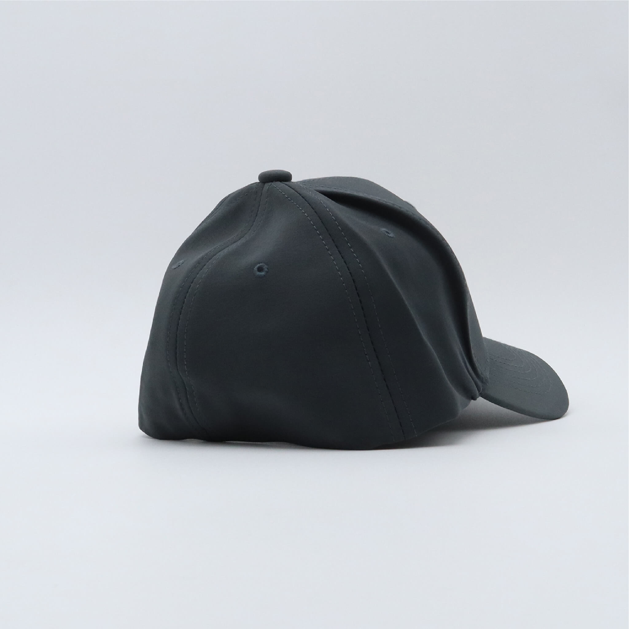 Gorra gris cerrada (Logo amarillo) 06